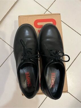 Camper Neuman Black Women’s Lace-Up Formal Shoes